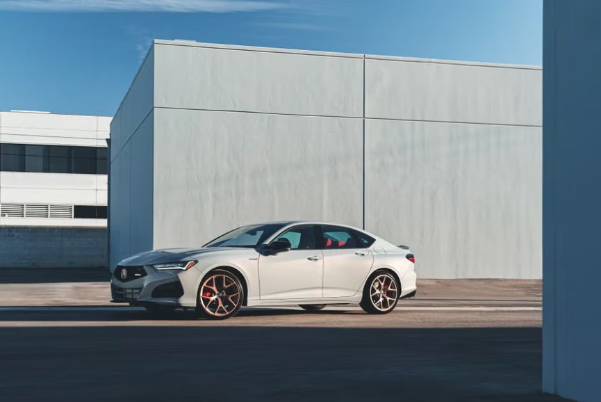 It’s a personal statement when you drive the Acura TLX. 

#acura #tlx #sedangoals #luxurylifestyle