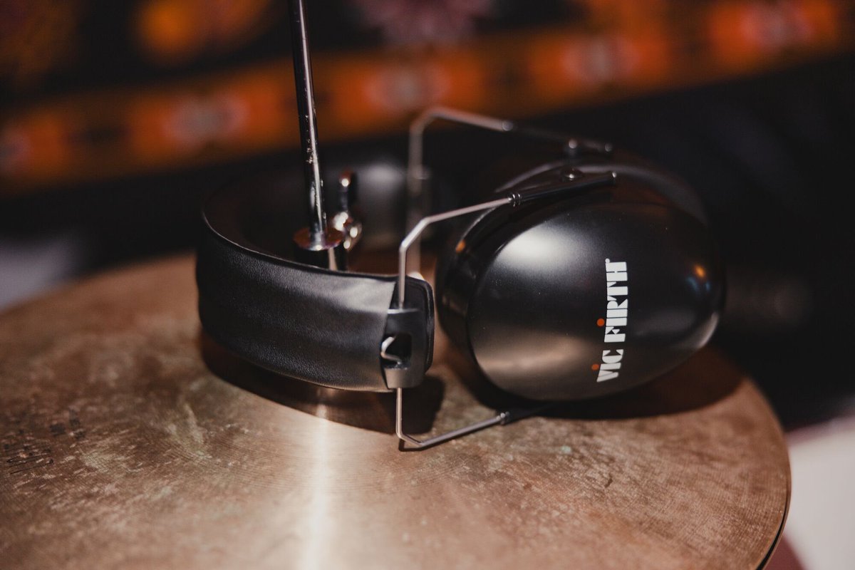 vicfirth's tweet image. ALWAYS use proper ear protection to keep your Perfect Pair (of ears) safe.
🎧 vicfirth.com/collections/vi…