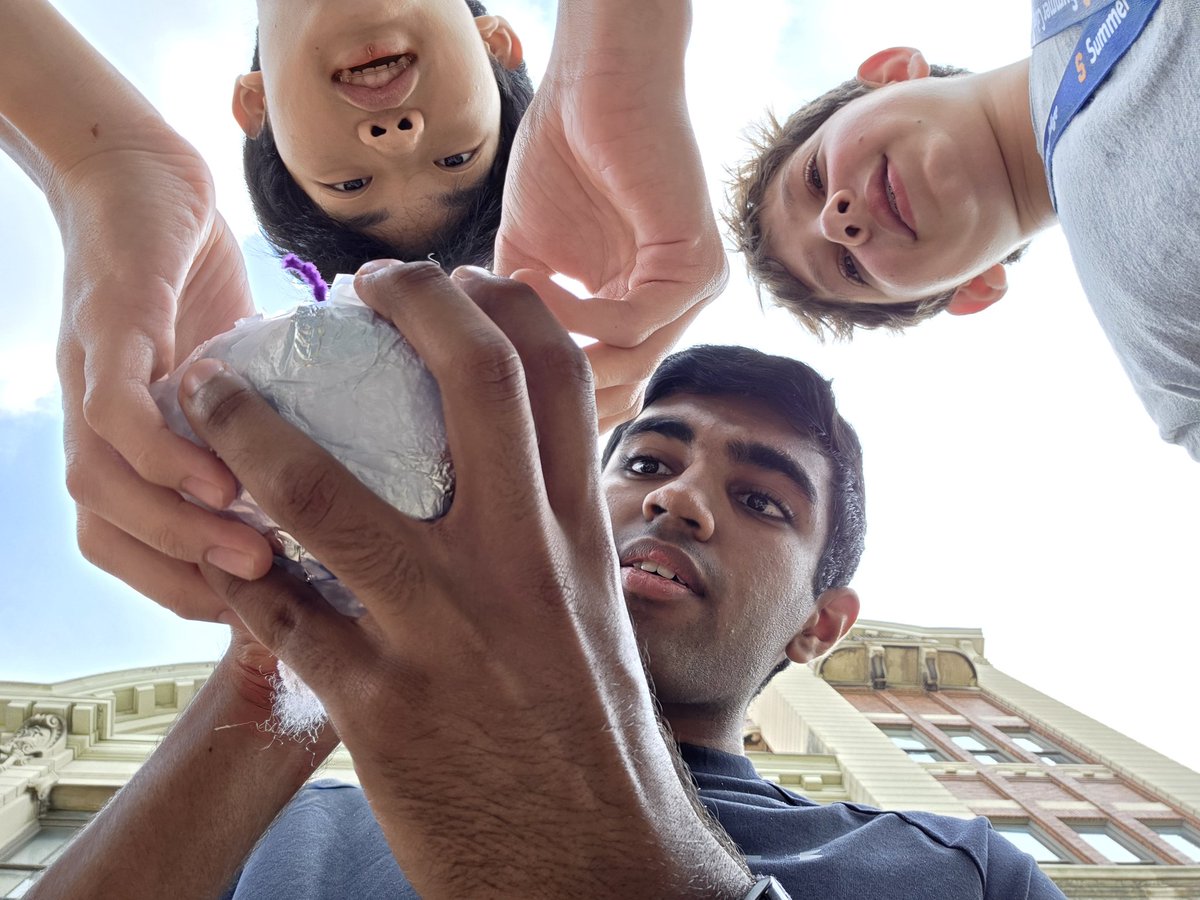 EngineeringSU's tweet image. Students in the STEM of Sports Academy testing water balloon helmets, modified waffle balls and mini javelin designs!
Thank you to @nationalgrid and @MicronPolicy for their support!
#SyracuseU 🍊 @Cuse