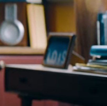 thebestofclois's tweet photo. the fact that Superman wrote Lois’s name in the sky and she has a frame of it in her apartment. they both are down bad. https://t.co/c4QGHGO7fF