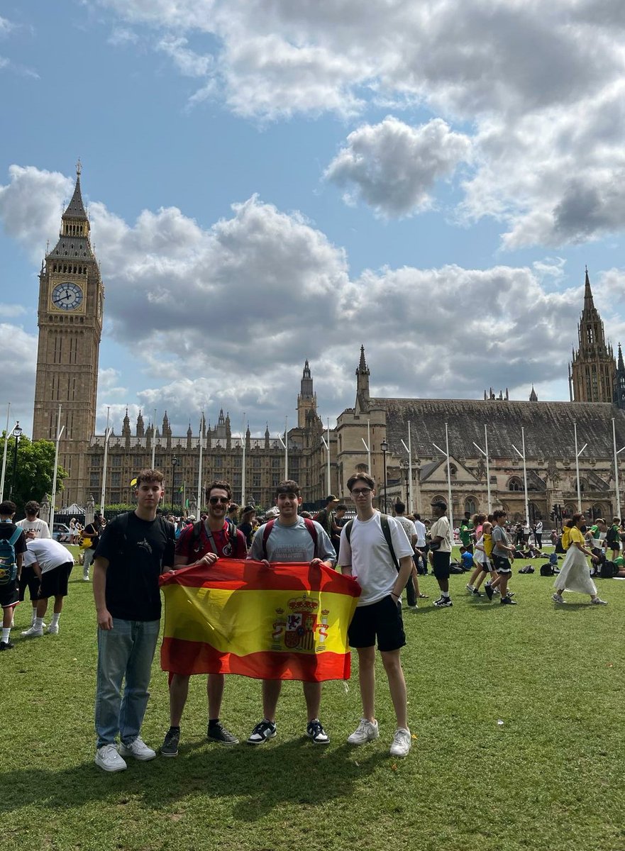 Nuestro equipo de SimRacing ya está en Londres para participar en la última ronda de la competición, que tendrá lugar mañana en las instalaciones del equipo de Fórmula 1 Atlassian Williams Racing.