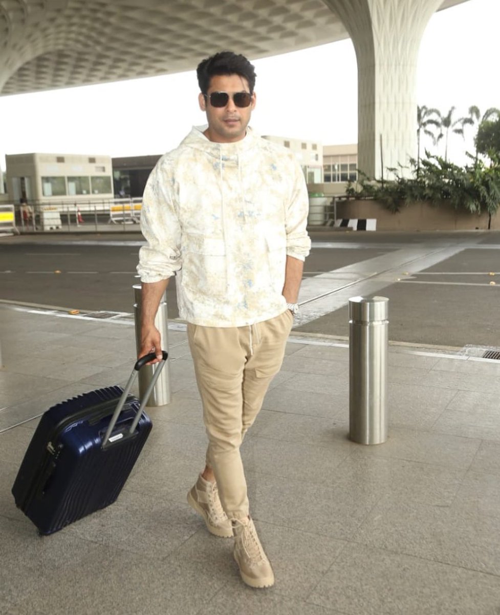Poonam Singh (@spoonam20) on Twitter photo Greatest of all time.. <a href="/sidharth_shukla/">Sidharth Shukla</a>
❤️👑🌟🌈
SIDHARTH SHUKLA FOREVER AND EVER
#SidharthShukla
#SidharthShuklaForever
#SidharthShuklaLivesOn Greatest of all time.. <a href="/sidharth_shukla/">Sidharth Shukla</a>
❤️👑🌟🌈
SIDHARTH SHUKLA FOREVER AND EVER
#SidharthShukla
#SidharthShuklaForever
#SidharthShuklaLivesOn