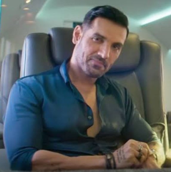 CineBuff2003's tweet image. 🤫
bilkul 🤫
kisiko mat bolna, warna maza kharab ho jayega
#war2 #jim #saurav #tigershroff #johnabraham #yrf #spyuniverse #war2fromAug14th #hrithikroshan #jrntr #kiaraadvani #alpha #aliabhatt #sharvariwagh #bobbydeol #anilkapoor #manushichillar
