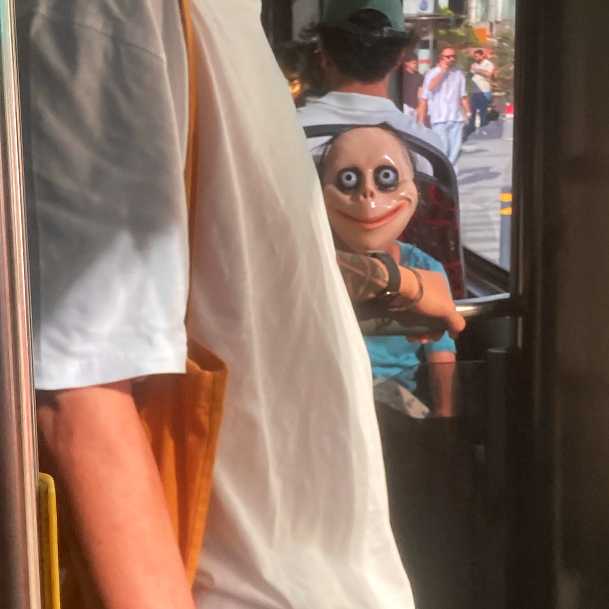 çocuklardan nefret ediyorum aklım çıktı