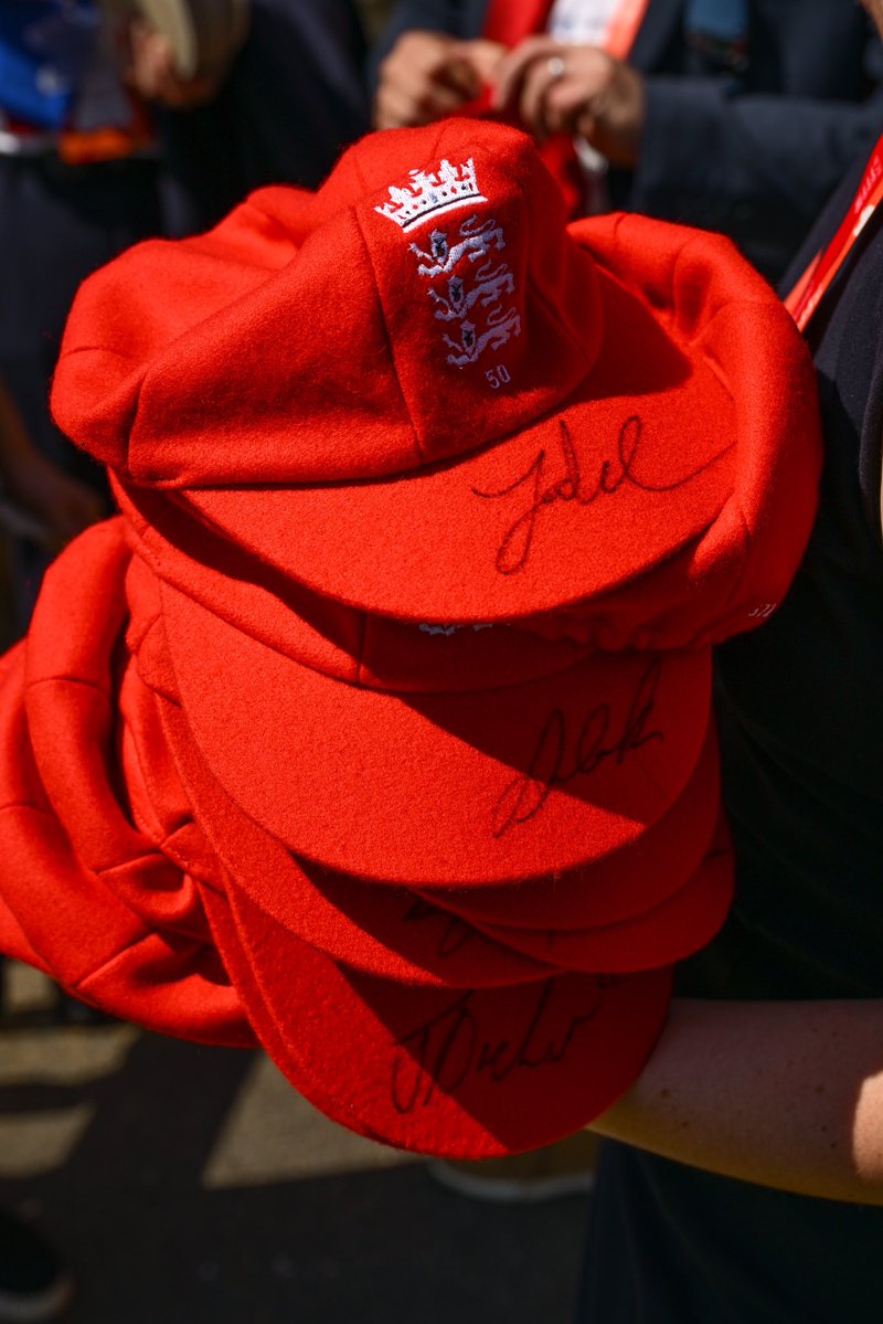 RuthStraussFdn's tweet image. Bid on these and so much more:
👉 ruthstraussfoundation.com/auction
Check out the #RedForRuth Auction now!
#EnglandCricket #Cricket #ENGvIND #Test