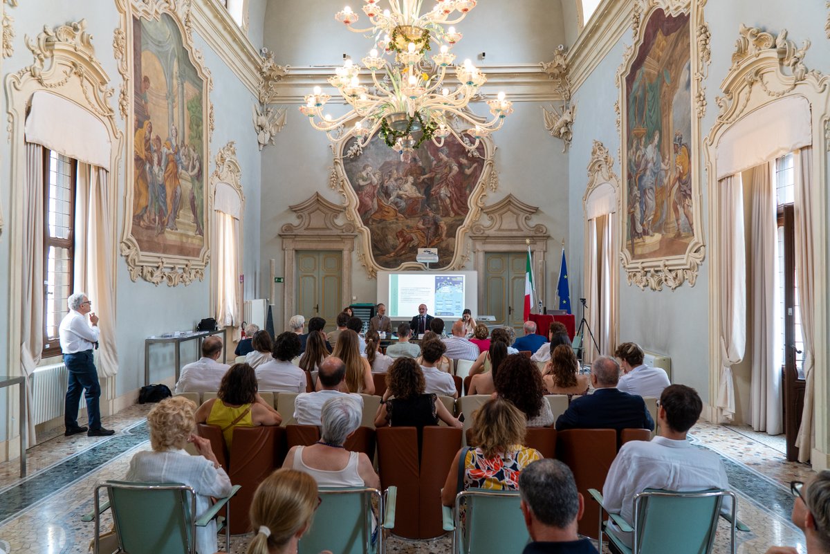 Università degli Studi di Brescia (@unibs_official) on Twitter photo Si rinnova l'alleanza per il merito tra Fondazione Alessandra Bono e #Università degli Studi di #Brescia: un impegno che dal 2018 ha superato i 300.000 euro.
 
🧑🎓Assegnate oggi in Rettorato 13 nuove borse di studio per studenti e studentesse di Ingegneria. Si rinnova l'alleanza per il merito tra Fondazione Alessandra Bono e #Università degli Studi di #Brescia: un impegno che dal 2018 ha superato i 300.000 euro.
 
🧑🎓Assegnate oggi in Rettorato 13 nuove borse di studio per studenti e studentesse di Ingegneria.