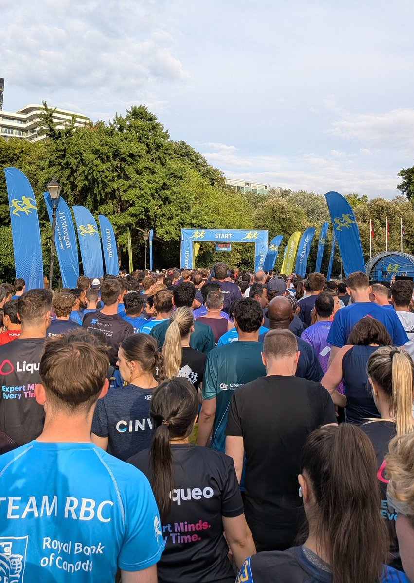 shivamxjha's tweet image. Ran the JPM Corporate Challenge London
Hit a 3 mile PR only to realise how awfully average I am in a race here