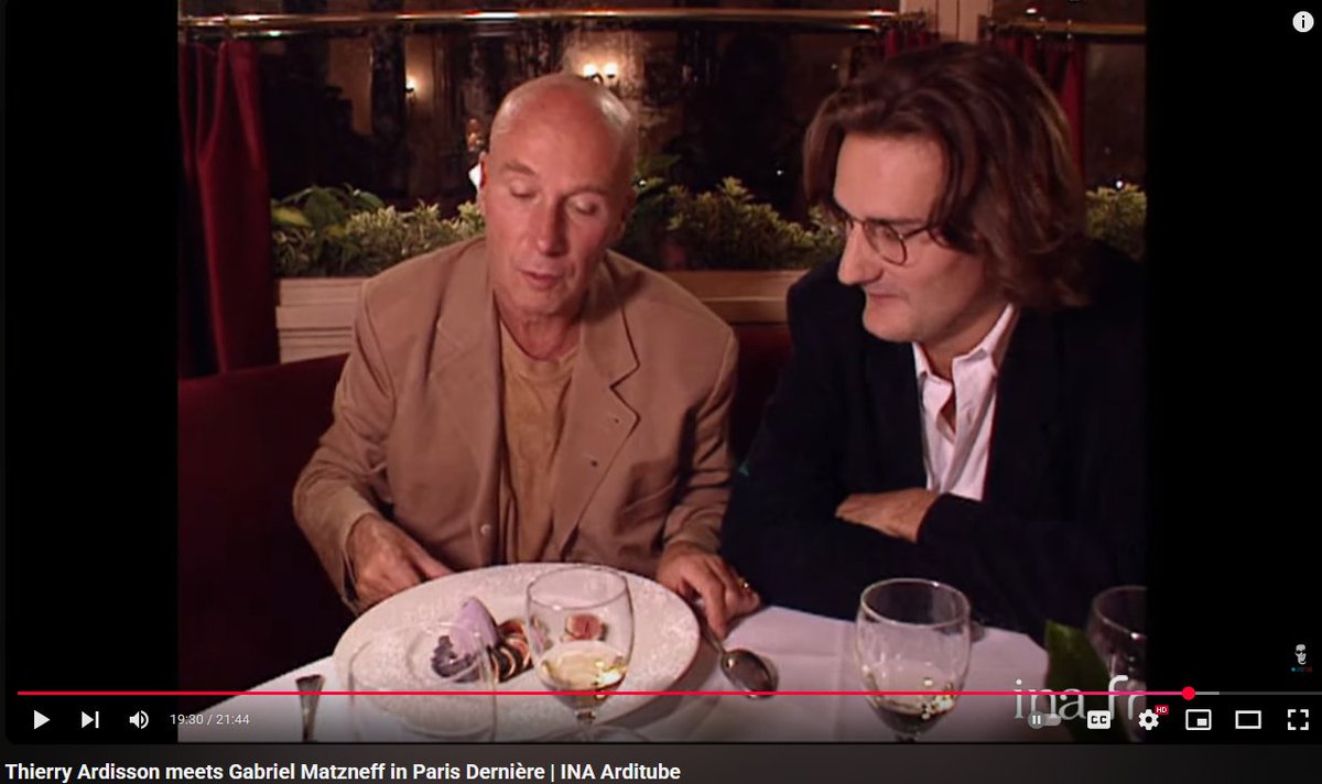 Aucunes compassion pour les royalistes potes avec l'extrême droite la plus crasse. Petit reminder du diner de l'enfer...