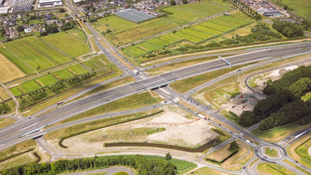 🚧 Van woensdag 16 juli 20.00 uur tot donderdag 17 juli 06.00 is op de N209 richting Bergschenhoek de afrit naar de G.K. van Hogendorpweg (N471) afgesloten.

🚗 Je rijdt om via de Bergweg-Zuid en de Boterdorpseweg.

🦺 We brengen de vangrail aan.