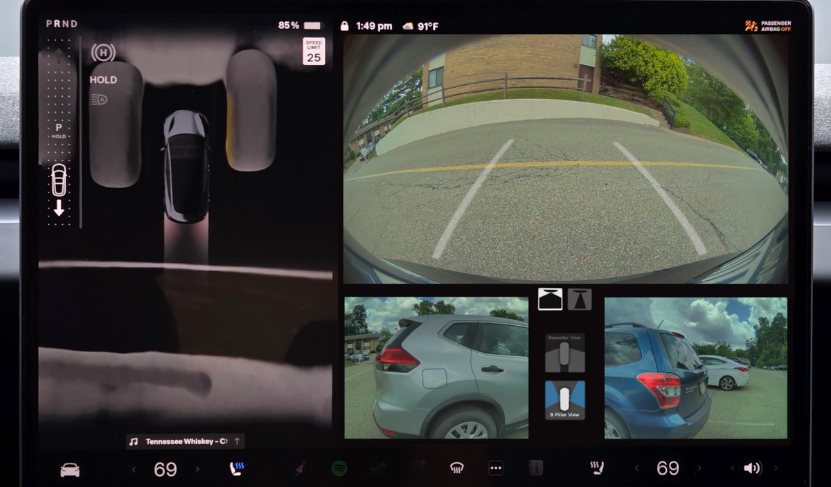 Project_RCC's tweet image. Really not pleased with @Tesla still not giving access to HW4 Full FoV or B Pillars for Reversing out of spots.
Current UI - Dangerous
Add Option to view Wide Rear Cam - Safer
Add Option to view Repeaters or B PIllars and Wide or Narrow Rear Cam - Superhuman
