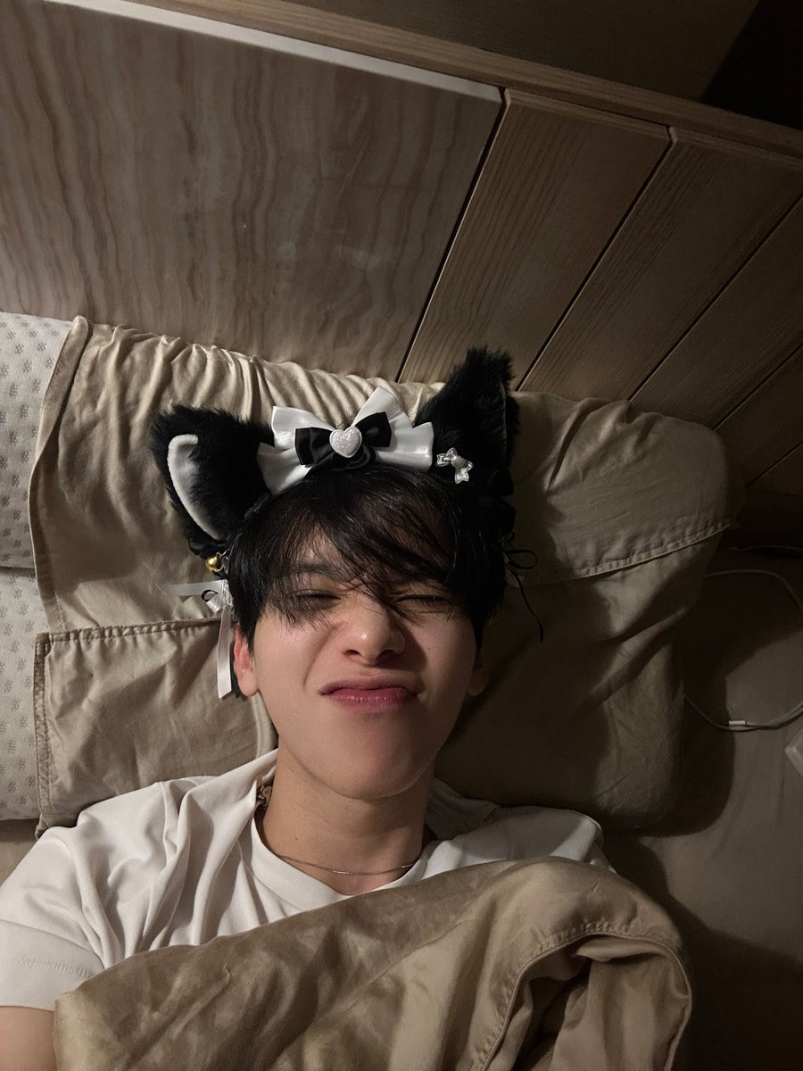 ohmkrit (@ohmkrit) on Twitter photo 