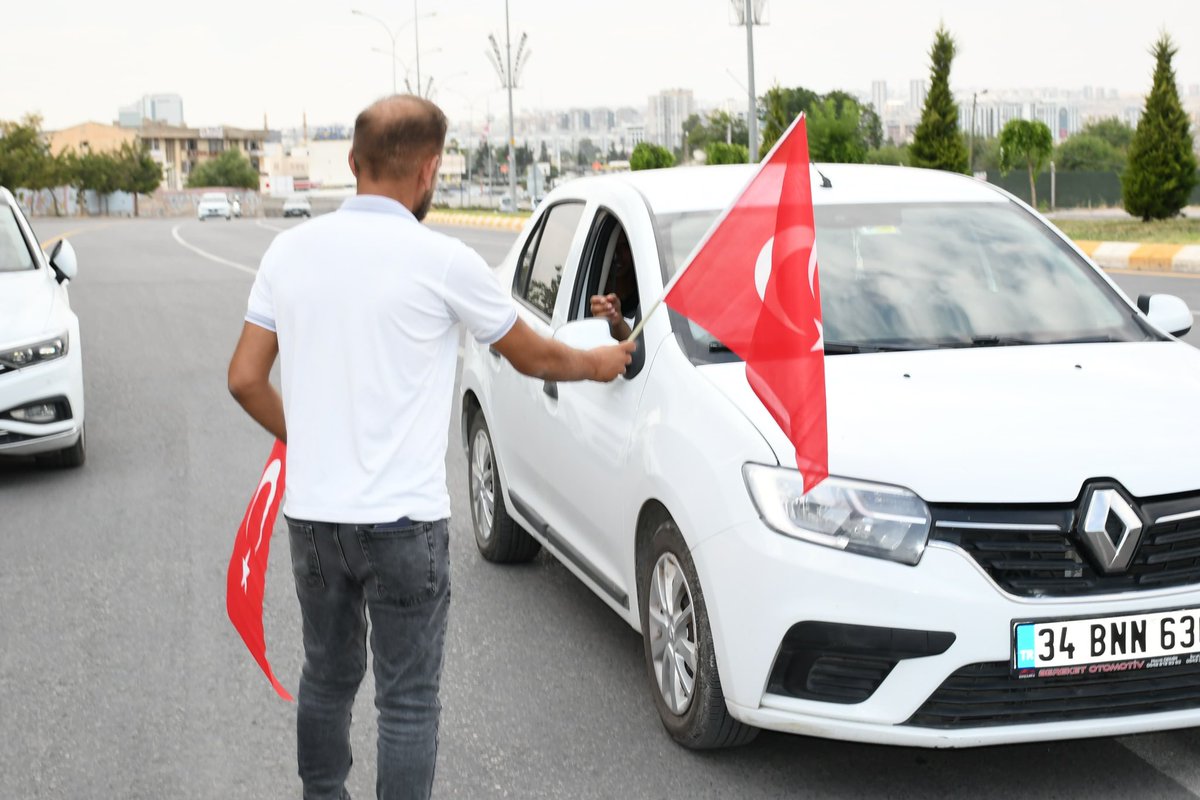 📍KARDEŞLİĞİN ŞEHRİ ŞANLIURFA / EYYÜBİYE 🇹🇷

İlçe Başkanımız <a href="/ElgunSuleyman/">Suleyman Elgün 🇹🇷🌹</a> öncülüğünde; tüm teşkilatımız sahada Al Yıldızlı 🇹🇷 bayraklarımızı halkımıza armağan ediyoruz.

Halkımız ile kucaklaşmaya devam..

<a href="/RTErdogan/">Recep Tayyip Erdoğan</a> <a href="/abuyukgumus/">Ahmet Büyükgümüş</a> <a href="/hakanaksu058/">Hakan AKSU 🇹🇷</a> <a href="/farukaytek/">Faruk Aytek</a> <a href="/milhamigunbegi/">M.İlhami GÜNBEGİ</a>