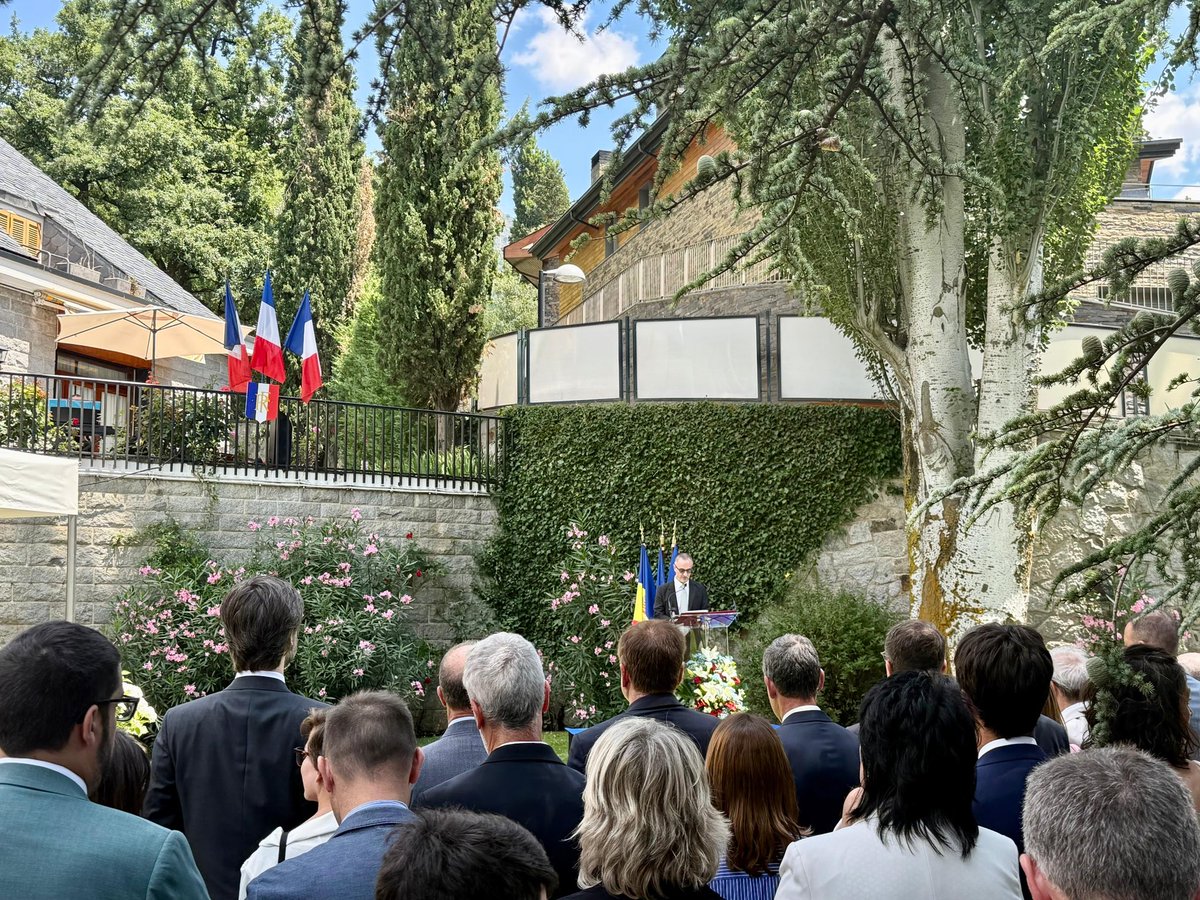ImmaTorFaus's tweet image. En aquest 14 de juliol, Andorra s’uneix a França per celebrar la seva Festa Nacional.
Nous partageons avec la France des liens profonds d’amitié et d’histoire.
Bonne fête à toutes et à tous!
🇦🇩🤝🇫🇷 #14juillet @ANDORRA_france @FranceAndorra