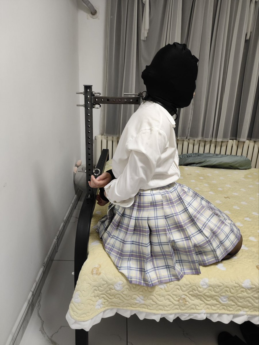 cijianxiaopu's tweet photo. 好用的床和好用的小妞 https://t.co/pbuAmykc3W