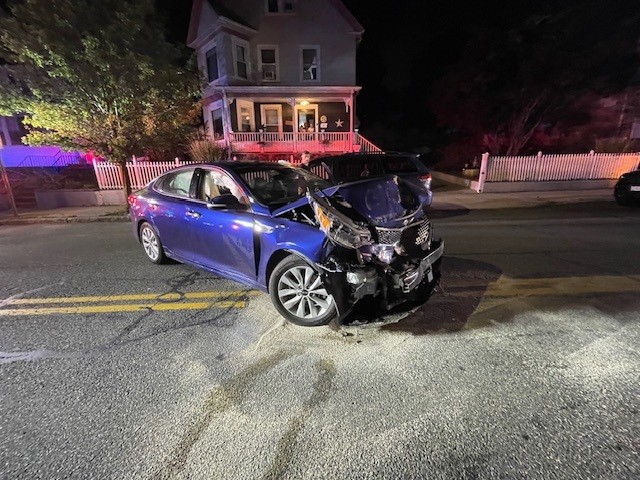 MBTATransitPD's tweet image. 7/13 1AM a 37y/o Revere man speeding through Revere w/a suspended license, not wearing a seatbelt in a 2017 Kia crashed into an #MBTA bus causing substantial damage. TPD to seek criminal complaints for driver, 2 bus passengers transported to hosp. for minor injuries.