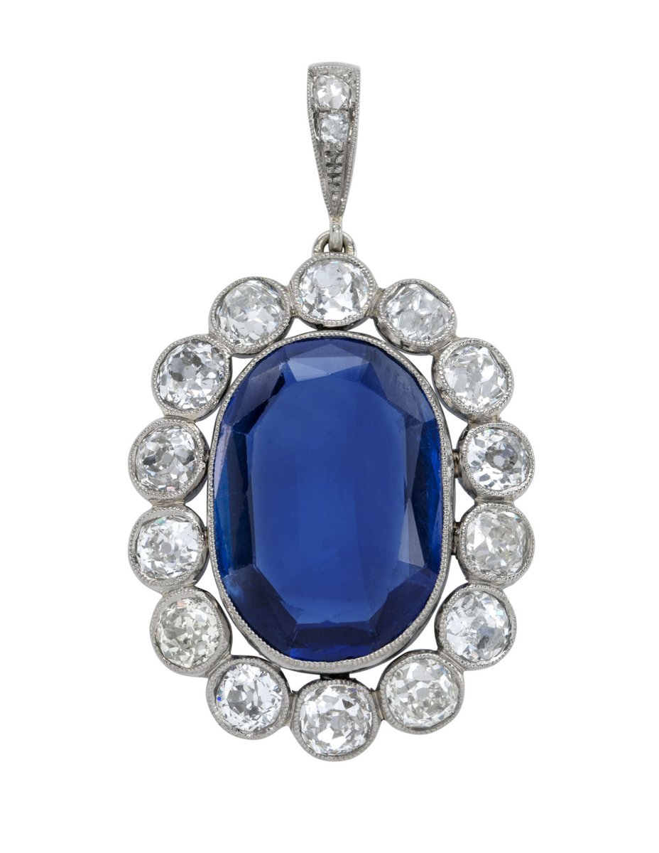 Parure owned by Stéphanie de Beauharnais, adopted daughter of Napoleon I, 1800. Christie’s.