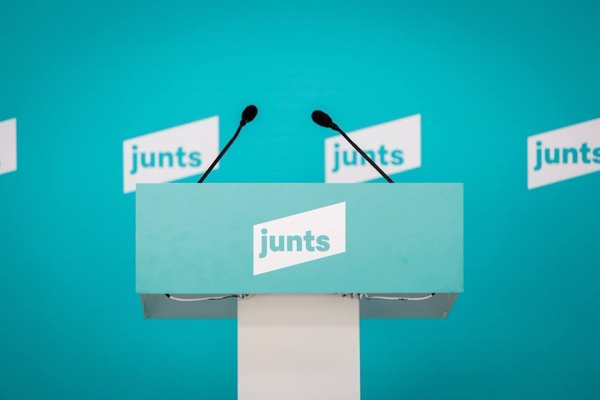 Junts per Catalunya🎗 (@juntsxcat) on Twitter photo ▶️ A partir de les 17.00h, el diputat <a href="/CastellaToni/">Antoni Castellà #Lleials1O</a> compareix en roda de premsa per valorar l'actualitat política.
📌 Segueix-la en directe: youtube.com/watch?v=NcQ-07… ▶️ A partir de les 17.00h, el diputat <a href="/CastellaToni/">Antoni Castellà #Lleials1O</a> compareix en roda de premsa per valorar l'actualitat política.
📌 Segueix-la en directe: youtube.com/watch?v=NcQ-07…