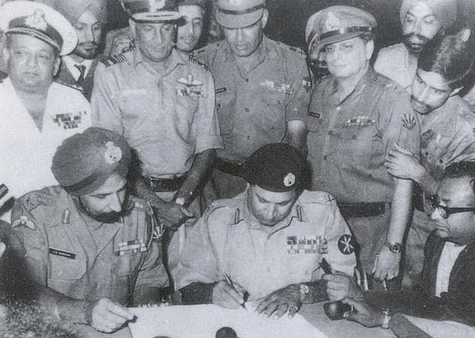 आधुनिक भारत के महानतम सैन्य संचालकों में एक, गोवा और बांग्लादेश विजय के नायक #महान सम्राट #जयचंद के वंसज पदम भूषण लेफ्टिनेंट जनरल #सगत सिंह जी #बिदावत की जन्म जयंती पर विनम्र श्रद्धांजलि।
सगत सिंह का जन्म 14 जुलाई 1918 को बीकानेर रियासत (वर्तमान राजस्थान) के एक #मूलनिवासी