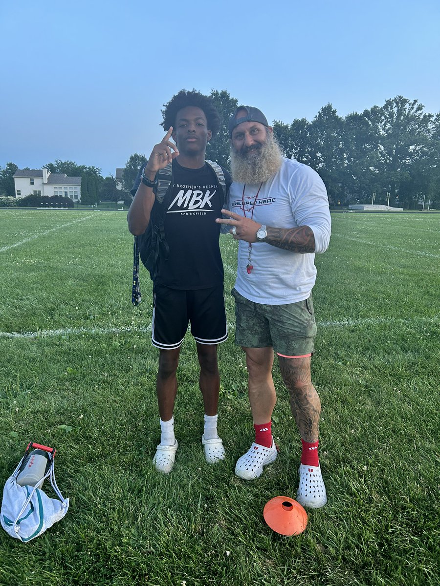 KeyesBraylon's tweet image. Went 22.9 mph during quick acceleration w/o assistance, then went 25 mph during full top speed sprints with Coach Eric yesterday !!
@ConleySmoot @moedouglass7_sr @Coach_Wallace_7