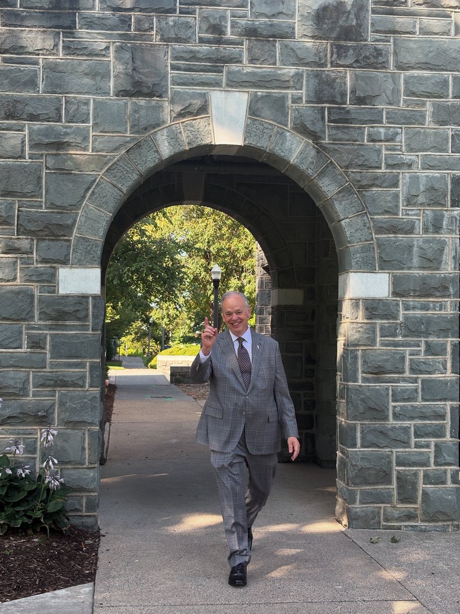 JMUPresidentJim's tweet image. Ready for another week at JMU.

Go Dukes!