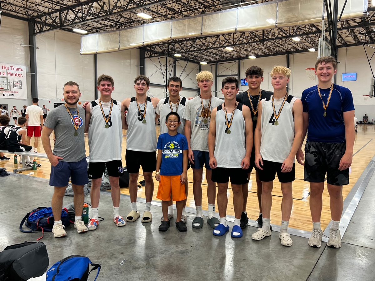 402Unity's tweet image. 🏆 CHAMPS!
Congrats to 402 Unity 17U on winning the Supreme Midwest Slam Fest!
#402Unity