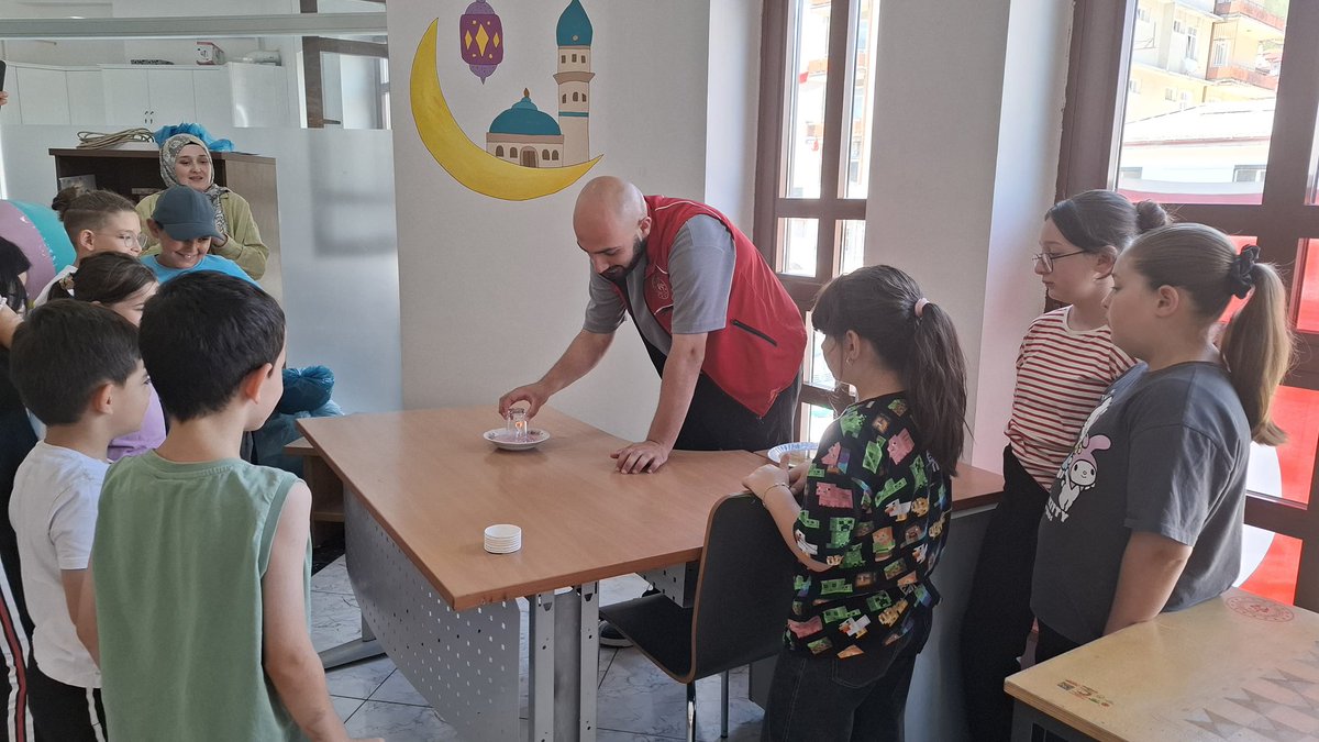 Yaz Kulübümüzde bugün, deneyler yaptık, kitap okuduk ve bileklikler yaptık.🤍

#TosyaGençlikMerkezi