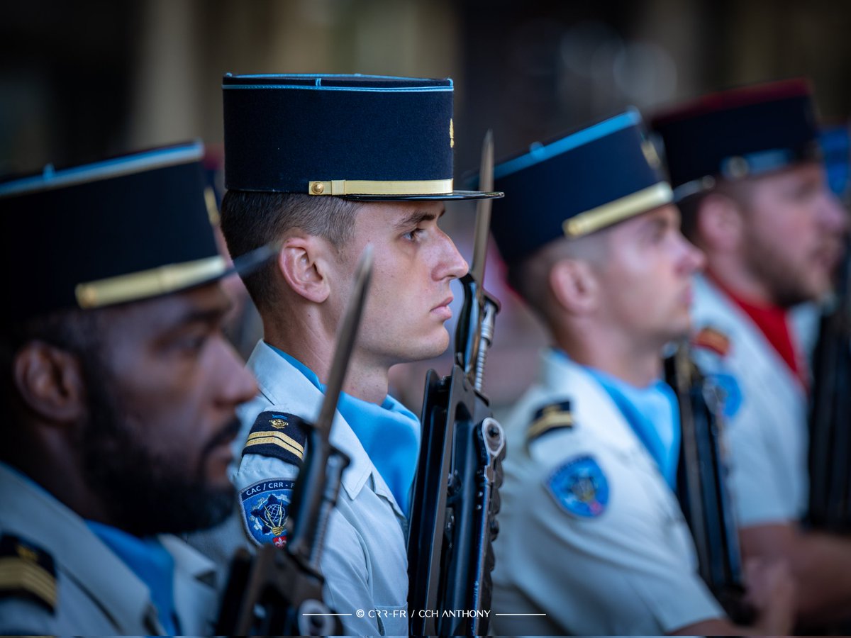RRCFrance's tweet image. 🇫🇷 @RRCFrance, NATO multinational HQ based in #Lille, proudly took part in the parade marking France’s National Day on #14juillet2025 joining many civil and military partners.
A moment of unity, discipline and shared pride.
Happy #BastilleDay2025 Day to all! 🎆
#ProudToServe