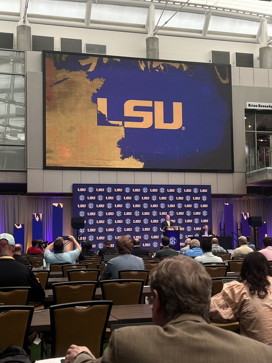 LSU leads the country in season ticket sales.

Brian Kelly takes the stage everyone

#SECMD25 #football #LSU