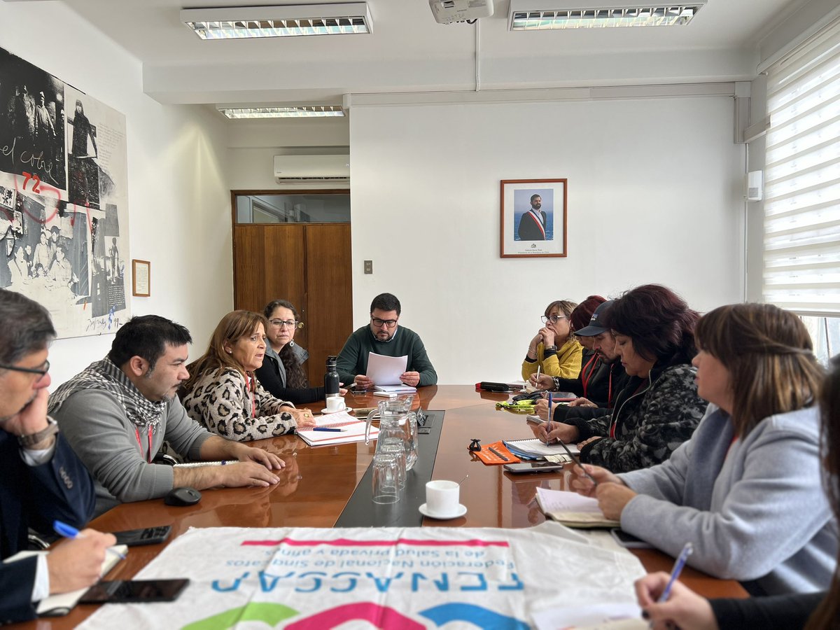 🤝 El director del Trabajo, Pablo Zenteno, encabezó una reunión con representantes de la Federación Nacional de Sindicatos de la Salud Privada <a href="/fenassap/">FENASSAP</a> ,  acompañado por la jefa del Departamento Jurídico, Natalia Pozo; el jefe del Departamento Inspectivo, Jorge Meléndez; y la