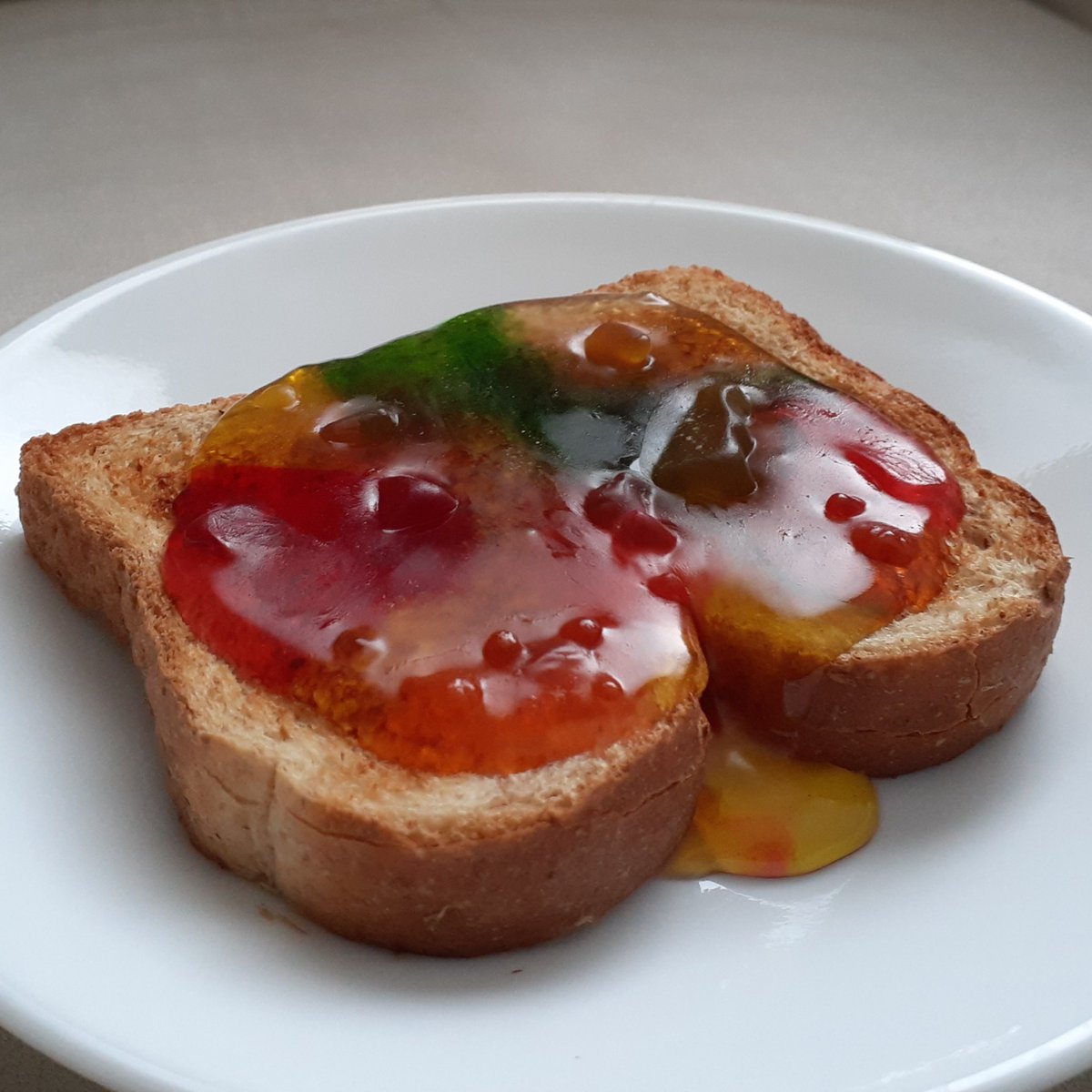 MicroVerax's tweet image. Have a gummy bear sandwich and think about things.