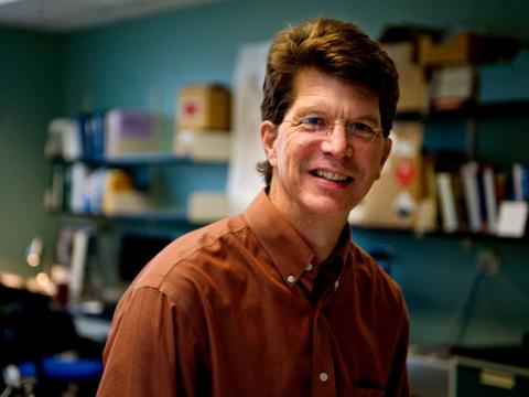 TulaneSSE's tweet image. Tulane biomedical engineer Don Gaver joins Louisiana Considered to explain how “tiny explosions” in the alveoli can turn life-saving mechanical ventilation into a dangerous risk.
Listen to the full convo: ow.ly/nvuo50WlQGn