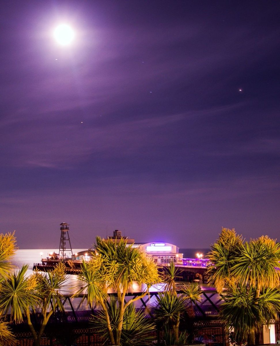 Find out what exciting events are happening on these warm summer evenings! 🙋Check out the website for the latest info about events happening in the area: bournemouth.co.uk/whats-on 👈⁠
⁠
#LoveBournemouth #WhatsOnBournemouth