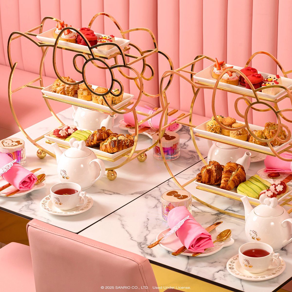 hellokitty's tweet image. Come say hello! @HelloKittyCafe Santa Clara is now open at Westfield Valley Fair πβοΈ Tag a bestie youβre coming withβ¨