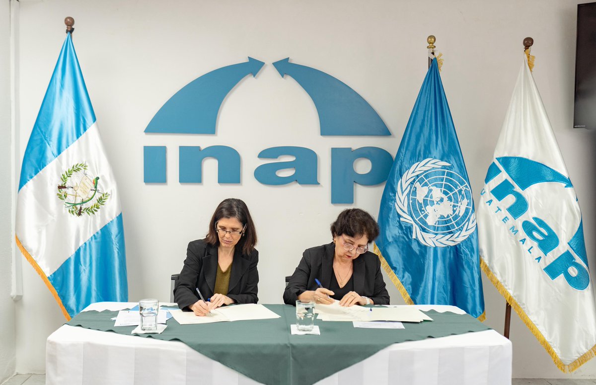 onumujeresgt's tweet image. 📌ONU Mujeres 🇬🇹 y el Instituto Nacional de Administración Pública – @INAPGuatemala firmaron un Memorando de entendimiento para promover la #IgualdadDeGénero y el #Empoderamiento de las mujeres. 📚💜