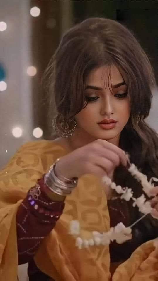 وہ کوئی عام سا شخص تو نہیں ہوسکتا۔
ہم جسے اپنا کہیں، عشق کریں، رو پڑیں

#fiza_ss
#اردو_زبان