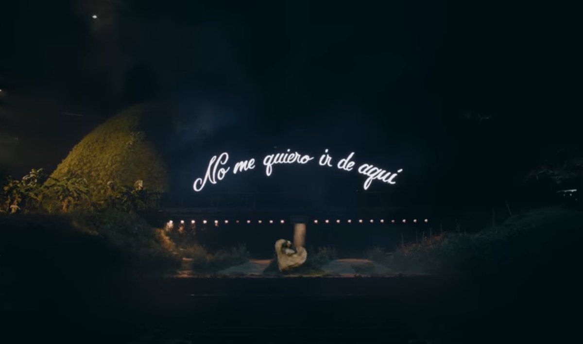 BBPRTV's tweet image. Bad Bunny al final del visualizer de “ALAMBRE PúA”

“No me quiero ir de aquí”

¿Estamos ante otro anuncio?