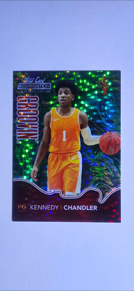 ryanmichaelbray's tweet photo. @WildCardisBack Can anyone help me Identify this card??? I think it's the green Groovin "Holo-Lux" with the red nameplate... Is that correct? If so, why no serial number?? What number is it?? 🤣 https://t.co/6YBSltHPqW