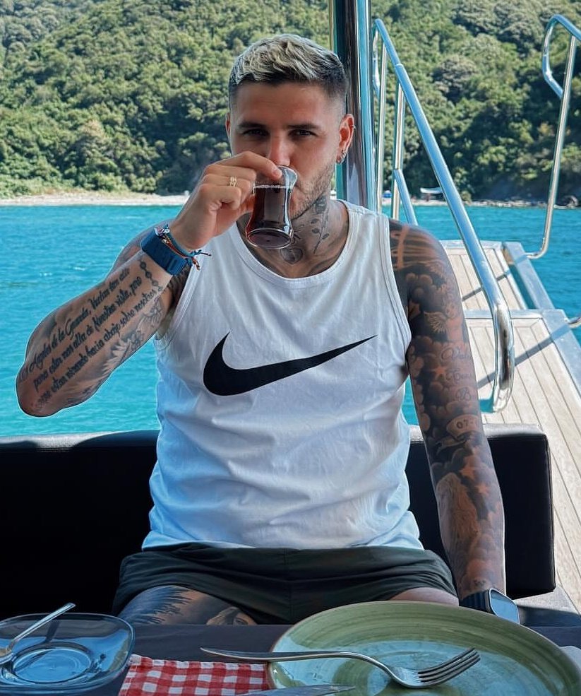 Osimhen olmayacaksa oturup yas tutmayacağız Mauro İcardi gibi bir ikon var. 🔥