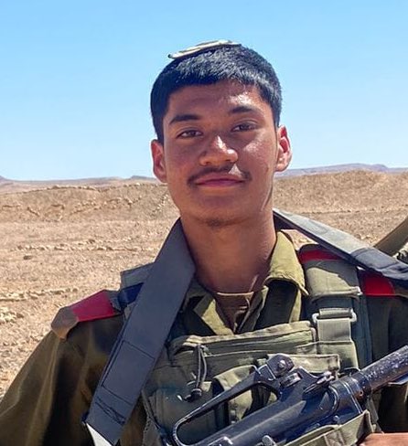 סמ״ר שהם מנחם הי״ד
לוחם שריון בגדוד 52, עוצבת ‘עקבות הברזל׳ (401)
 בן 21
ממושב ירדנה
נפל בקרב בצפון רצועת עזה