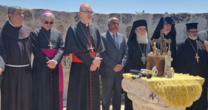 ☩ B r Å Ꮸ e 2 C ✺ ☩ ♁ (@bracesco2023) on Twitter photo Patriarca Católico de Jerusalem Pizzaballa: “Terroristas israelíes de asentamientos incendiaron intencionalmente la ciudad cristiana de Taybeh y la iglesia de San Jorge, que data del siglo V. Taybeh es la última ciudad cristiana que queda en Cisjordania. Estas acciones Patriarca Católico de Jerusalem Pizzaballa: “Terroristas israelíes de asentamientos incendiaron intencionalmente la ciudad cristiana de Taybeh y la iglesia de San Jorge, que data del siglo V. Taybeh es la última ciudad cristiana que queda en Cisjordania. Estas acciones