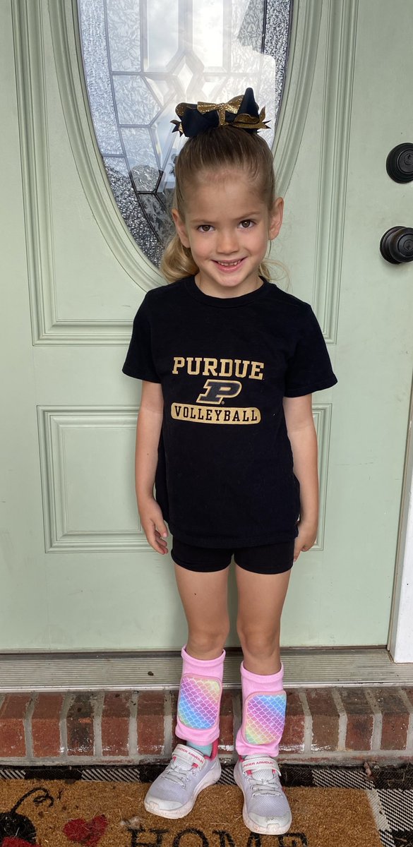 Just turned 5 and was excited for volleyball camp this week in her home state! We love wearing our black + old gold in Tennessee and representing her fav ladies team 🖤💛🚂 <a href="/PurdueVB/">Purdue Volleyball</a> <a href="/DaveShondell/">Dave Shondell</a>
