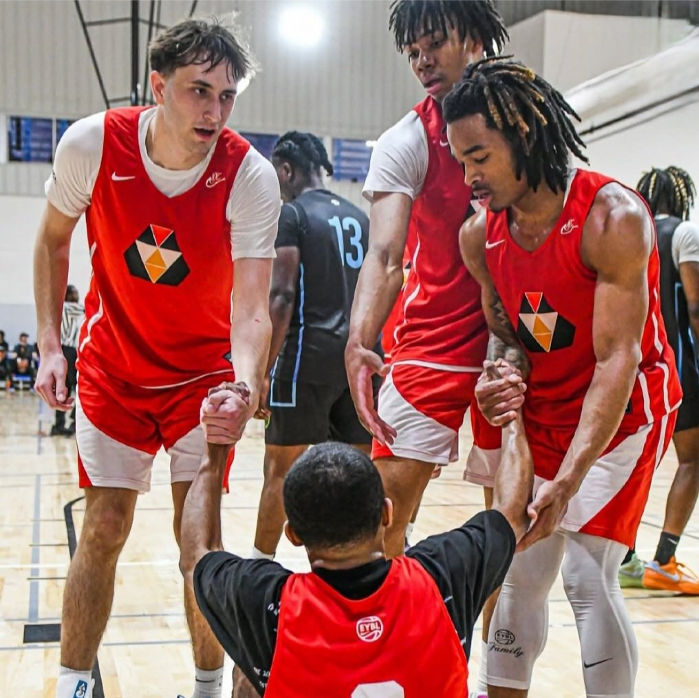 DrewCorrao's tweet image. PSA Cardinals EYBL @PSACardinals 🍑Peach Jam Schedule🍑
Watch live: nikeeyb.com
