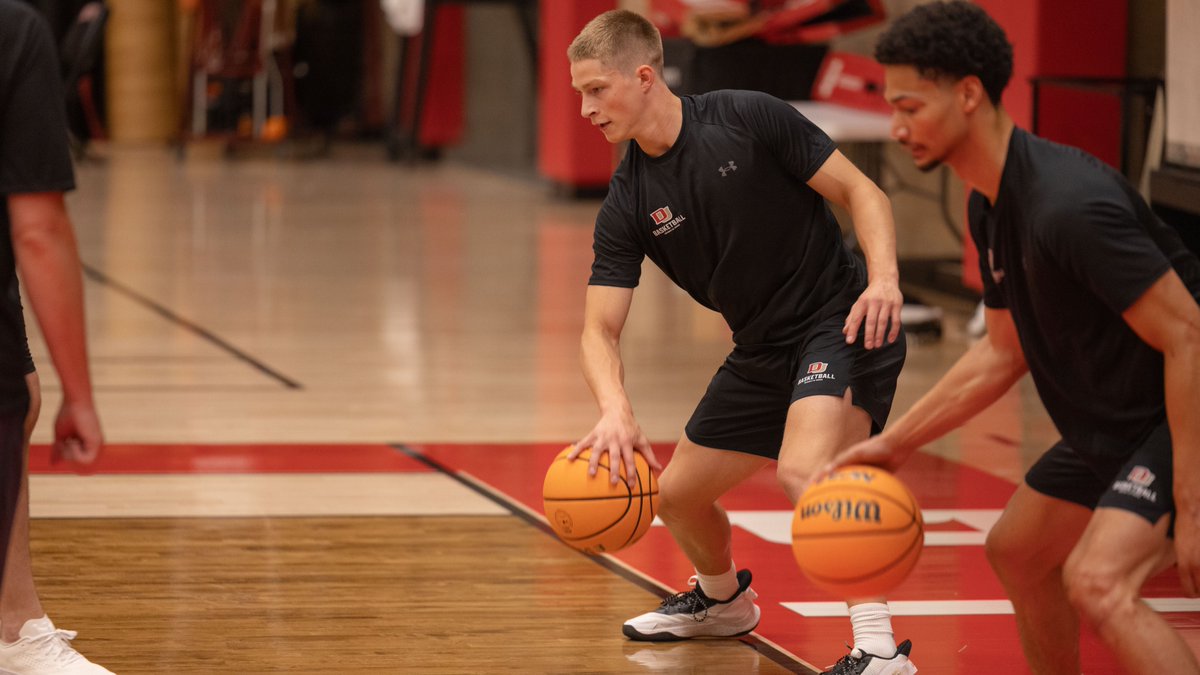 DU_MensHoops's tweet image. Back to the hardwood.
#GoPios