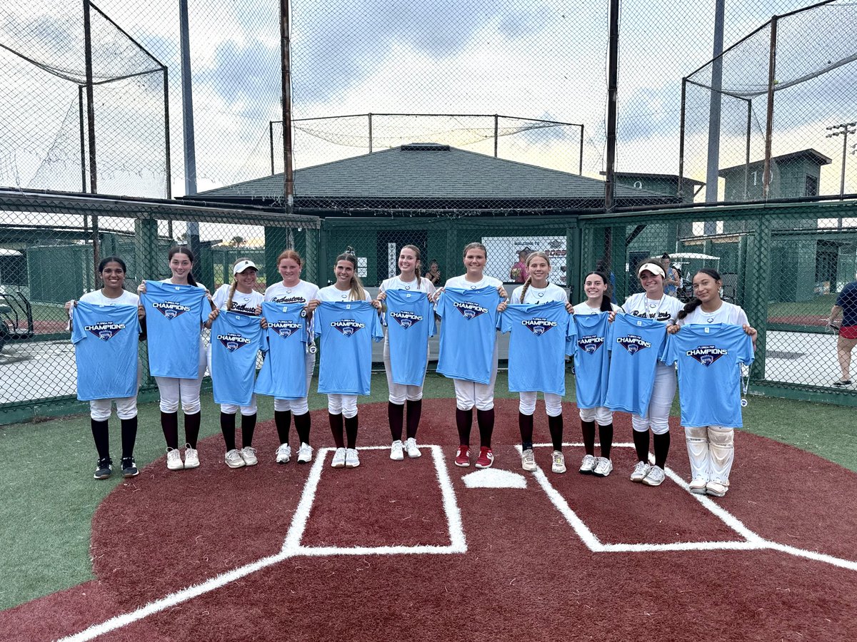 Batbusters2728's tweet photo. Great weekend for the girls at the @flpgfmedia Battle on the Diamond Showcase. After a tough day Saturday, finishing 3rd in our pool the girls were on fire Sunday going 4-0 to win the championship in our bracket. Off to AFON next week to finish our summer! https://t.co/cG64yhZxM6