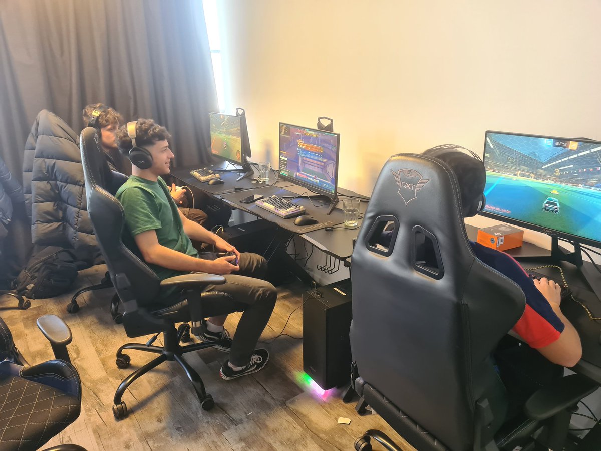 LCQ en bootcamp, soñamos con clasificar al mundial y lo vamos a intentar de la mejor manera. Gracias <a href="/Davitrox1/">Davitrox</a> por reemplazar al egresado y vamos a darle con todo <a href="/RmnnRL/">Rmn’</a> <a href="/mazikeenrl/">mzkn”)</a> <a href="/miseryrll/">misery</a> <a href="/almost98_/">almost</a>. Novedades en breve 😜