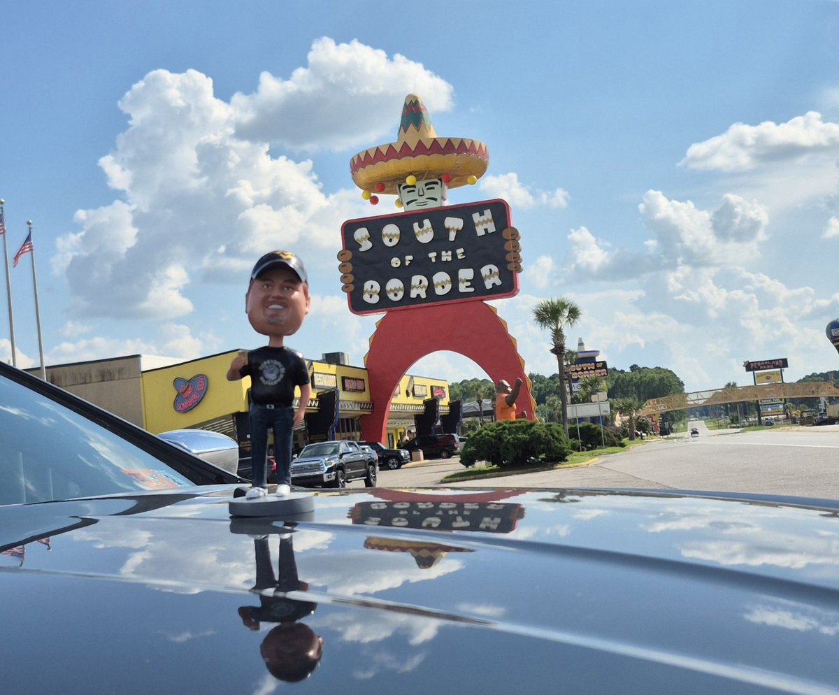 BullpenRob's tweet image. Well....on the last leg of my semi country wide tour, #robbleheadabroad stopped by South of the Border
@sotbpedro