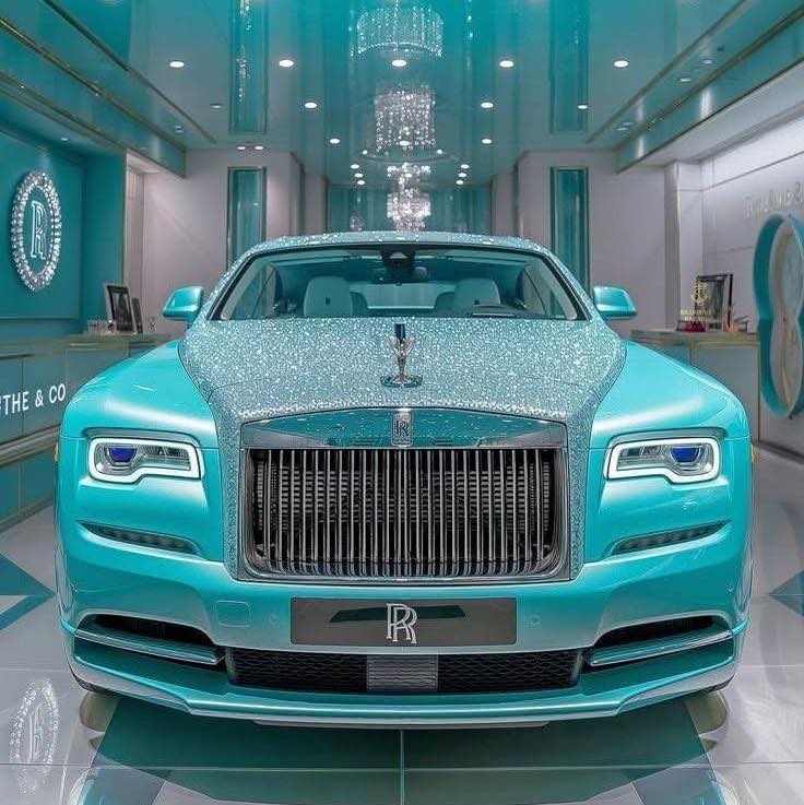 🚨ياجماعه اللي دافع وحاجز نيسان صني {سوزكي سويفت}يستنى شويه عشان رولز رويس هتفتح توكيل في مصر