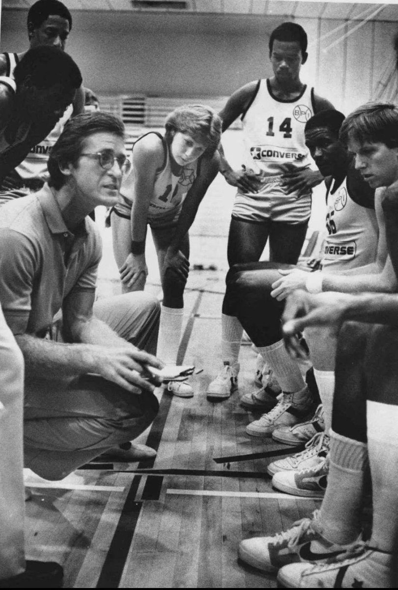 redapples's tweet image. Did you know Nancy Lieberman played for the Lakers Summer League team in 1981? I showed her the 1st photo and she said Jerry Buss and West asked her to play but Pat Riley didn't want her there.
Summer League Legends: tinyurl.com/NBASummer