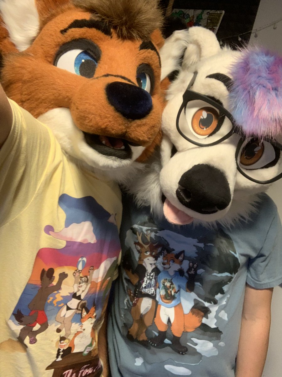 BIRTHDAY STREAM WITH A BEAR :3

twitch.tv/xavoto_fox