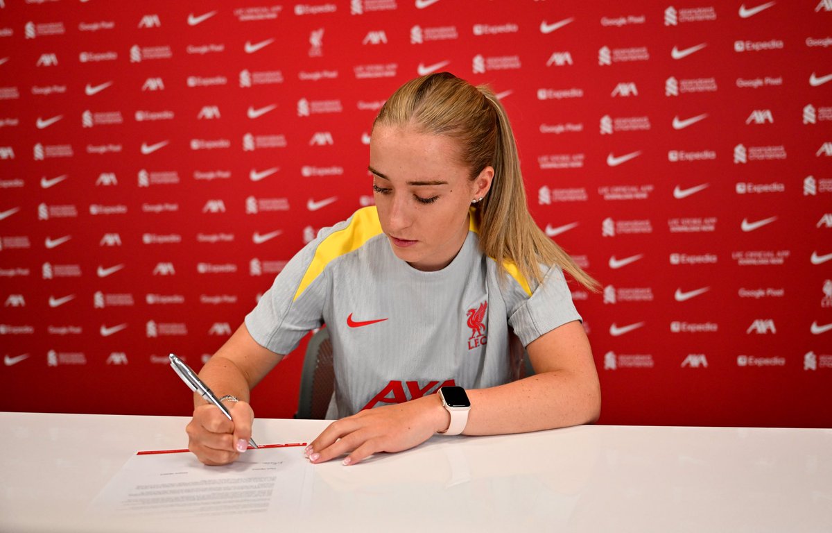 Happy to be here <a href="/LiverpoolFCW/">Liverpool FC Women</a> ❤️

Can’t wait to get started 💫